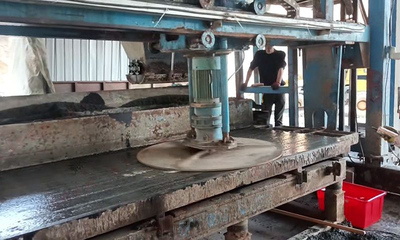 云南-遷移單模半自動漏糞板生產(chǎn)線